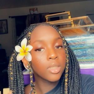 Meet your Posher, Mariame